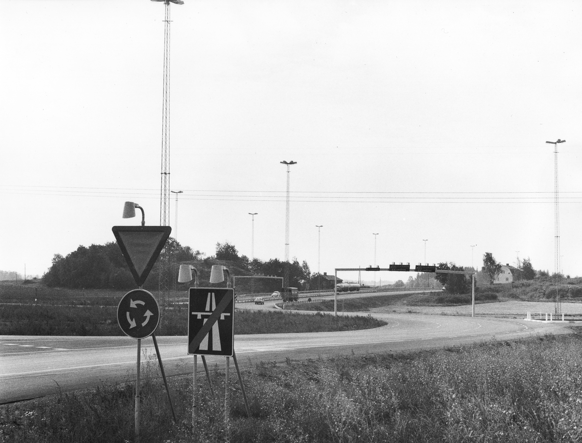 Orig. text: Trafikplats Mörtlösa, juli 1975.