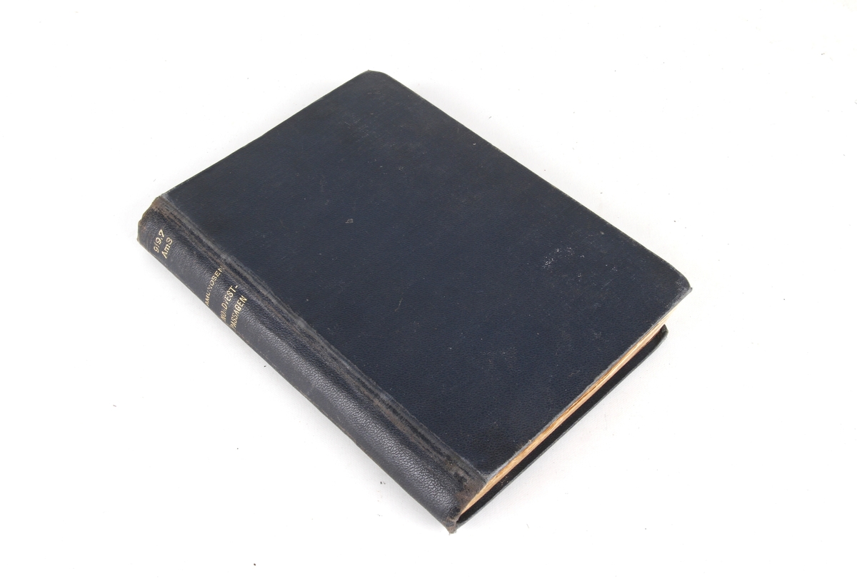 Amundsens beretning om Gjøa-ekspedisjonen. I boka ligger det et utlånskort.