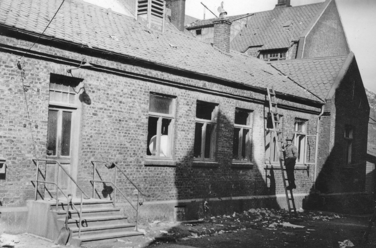 Laboratoriet Odda Smelteverk skada etter bombinga av Odda i april 1940