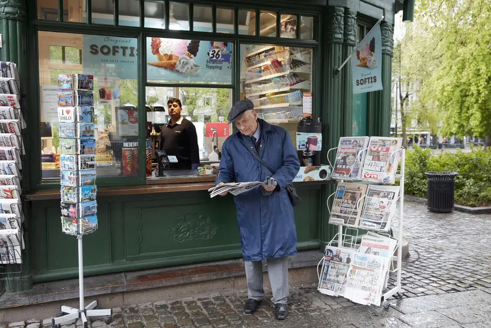 Ved Narvesenkiosken på Karl Johans gate