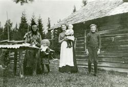 Jørand Sørbøen med sonen Ola.