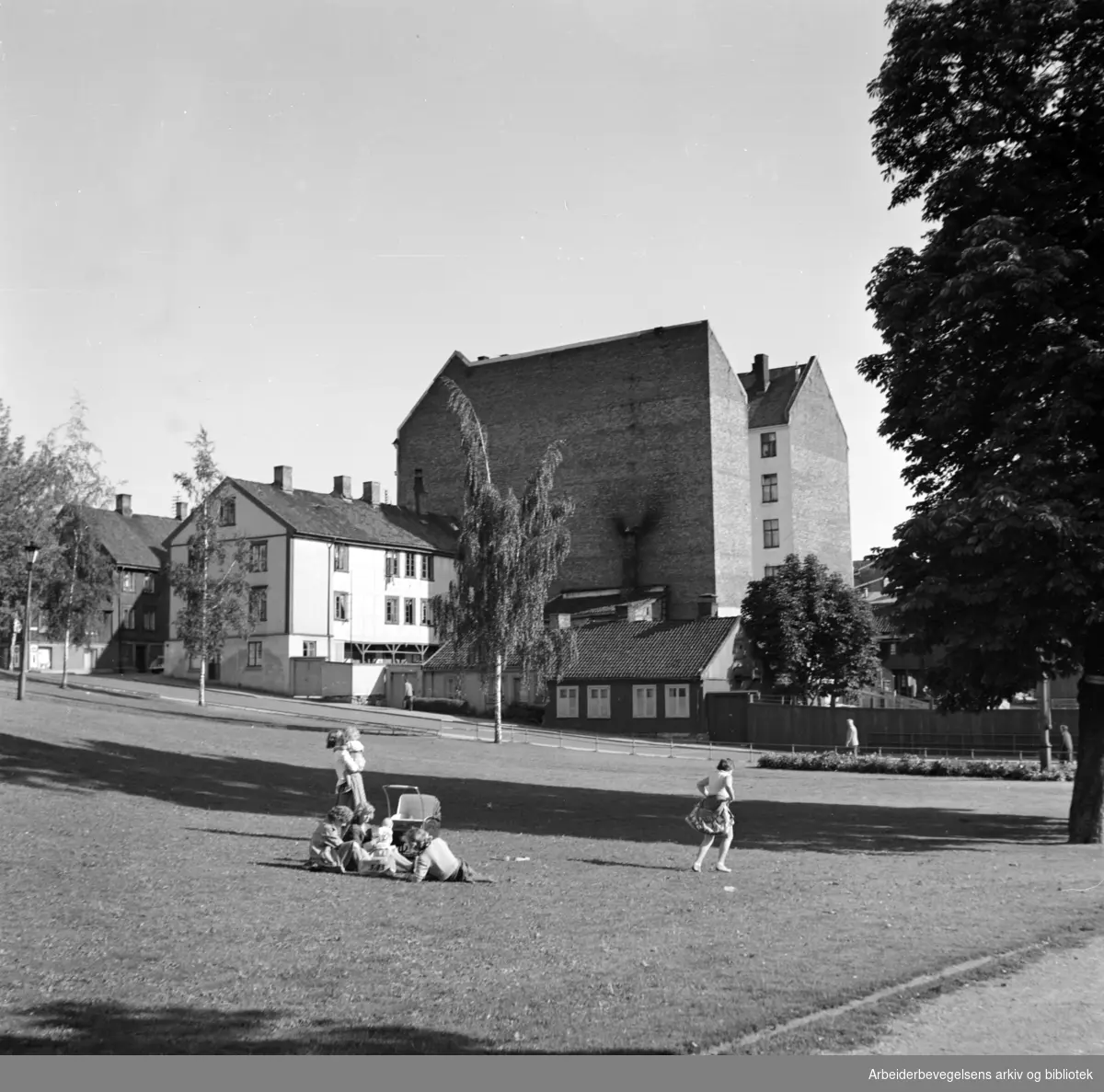 Grünerhagen og Nordre gate. August 1956.