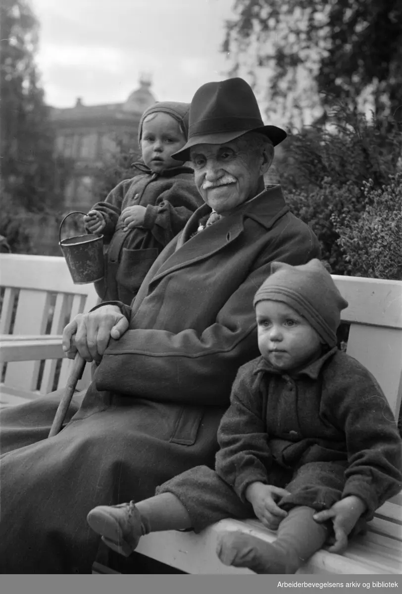Birkelunden. Barn og gamle. 1947