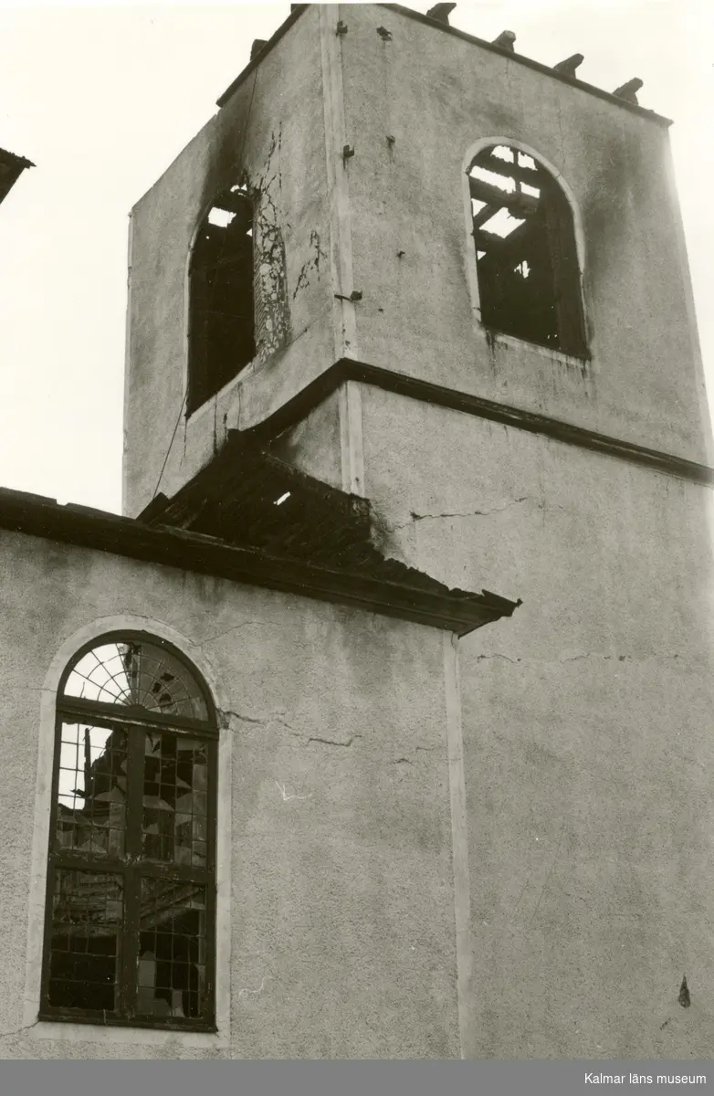 Hälleberga kyrka brandskadad 1976-10-18.