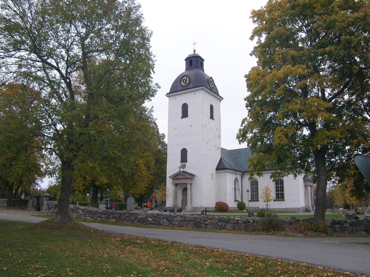 Arkeologisk schaktningsövervakning, VA-arbeten, Alunda kyrka, Alunda socken, Uppland 2016