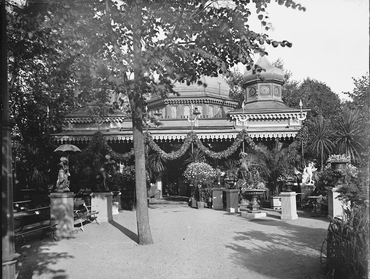 Troligtvis Värdshuset Gubbhyllan, strax intill Hasselbacken, fotograferat 1892.