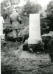 DØDE KRIGSFANGER GRAVES OPP OG FRAKTES TIL BOTN KRIGSKIRKE- 