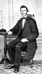 Portrett av Olai Hansen Gopperud, poståpner i Trøgstad 1869-