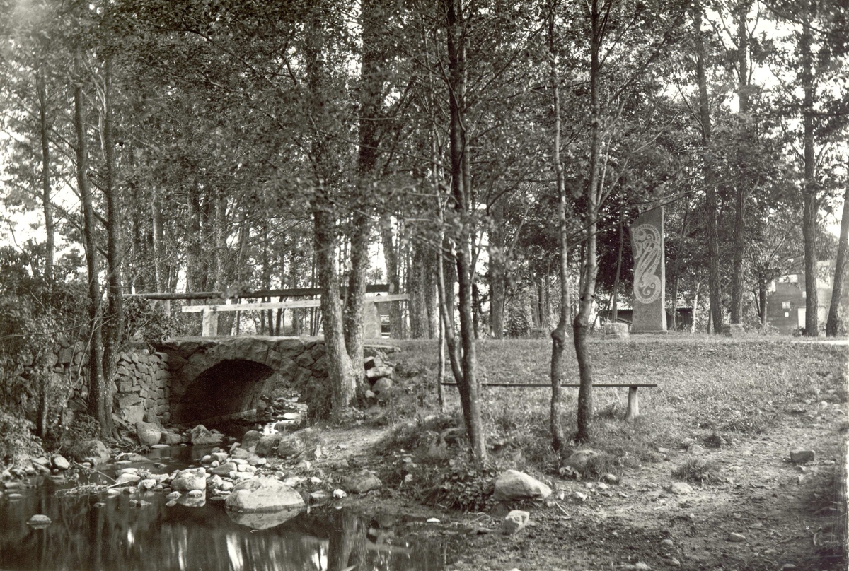 Fredsstenen i Bröms, rest 1915.