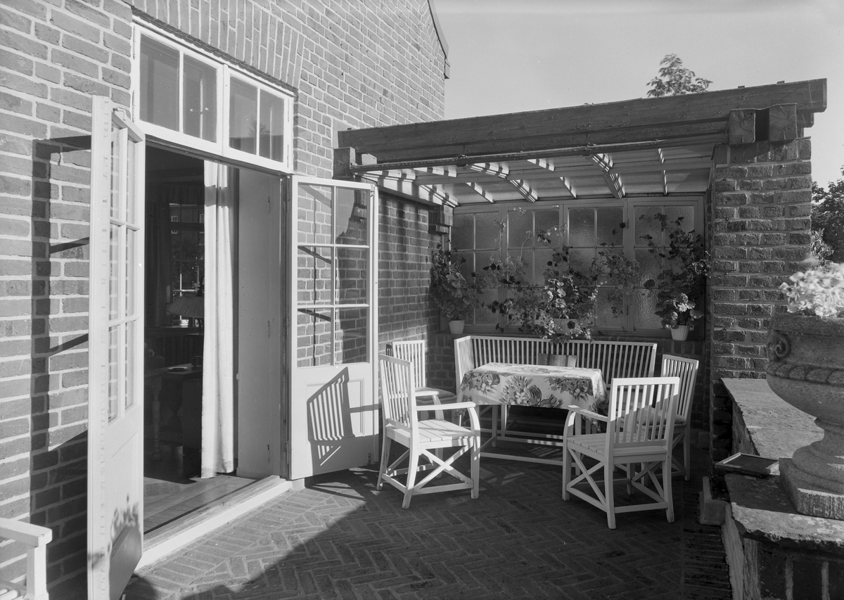 Generalboligen, Øvre Allé 14, eksteriør og interiør