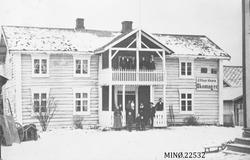 Bolighus Steia. J. Haardnæs. Skomager.