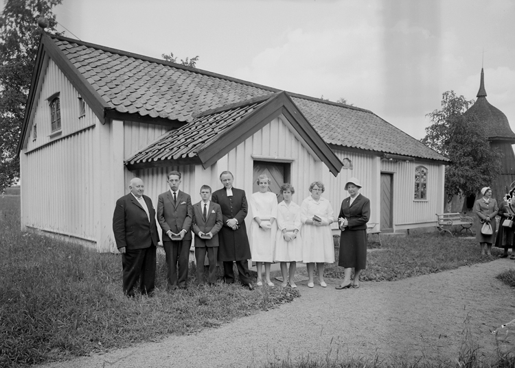 Skara. 
Konfirmation i Härjevadskyrkan 11/6 1960.