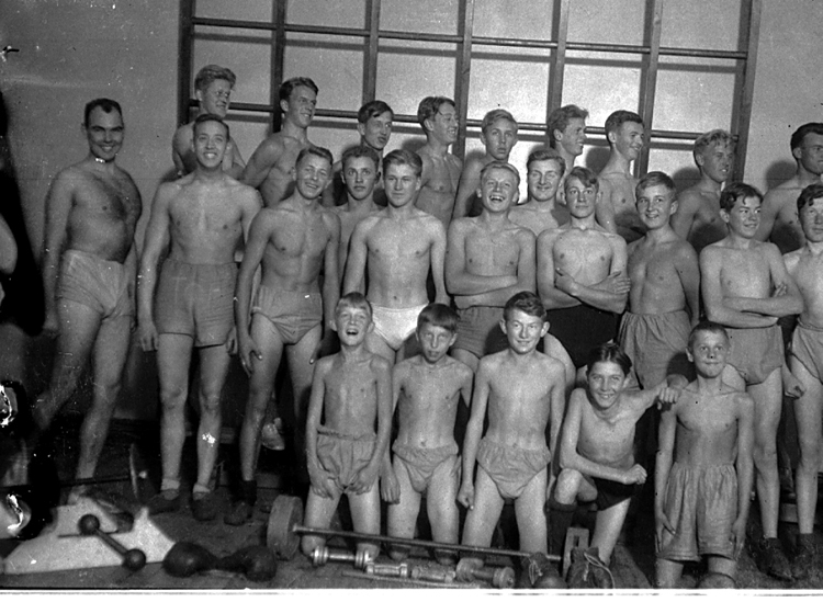 Skara. Frisksportarklubben Tor 1934 i Folkskolans gymnastiksal.