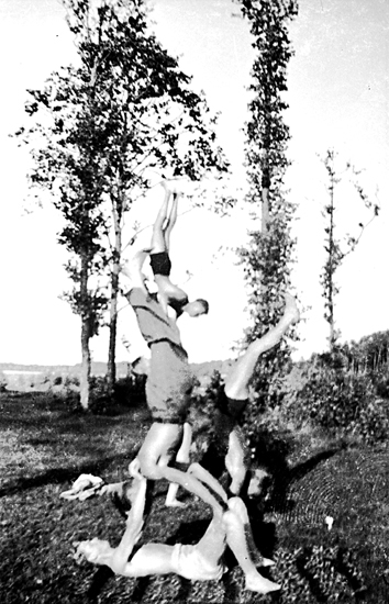 Skara. Frisksportarklubben Tor  ? 1930-talet. Tablå-gymnast.