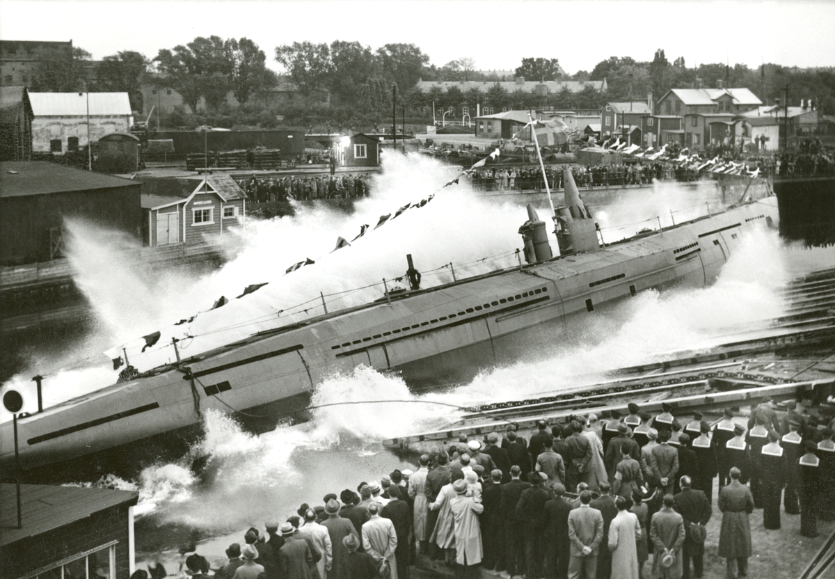 Den svenska minutläggande ubåten Najad sjösättes vid Kockums varv i Malmö. Båten sjösattes tvärskepps.