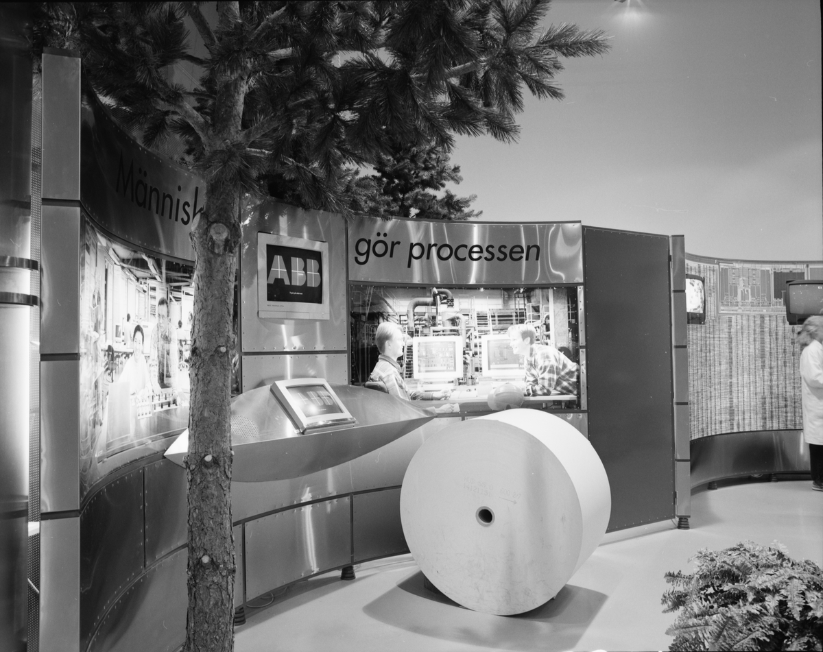 I samband med att Ingenjörsvetenskapsakademin (IVA) anordnade en IT-festival den 21 oktober 1994, öppnades en utställning på Tekniska Museet under titeln "Industriell systemteknik". Här kan besökaren bl a ändra flöden, nivåer, tryck och hastigheter.