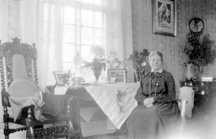 Rut Eva Sofia Odencrants, född von Essen.
Född 1864 i Agnetorps socken.