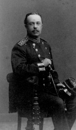 Major Mörner, Västgöta Regemente.

Axel Rydin, f. 1837 d. 1912. Drev fotofirma i Norrlöping, etablerad 1856, i Halmstad, etablerad 1859, i Stockholm, etablerad 1878.