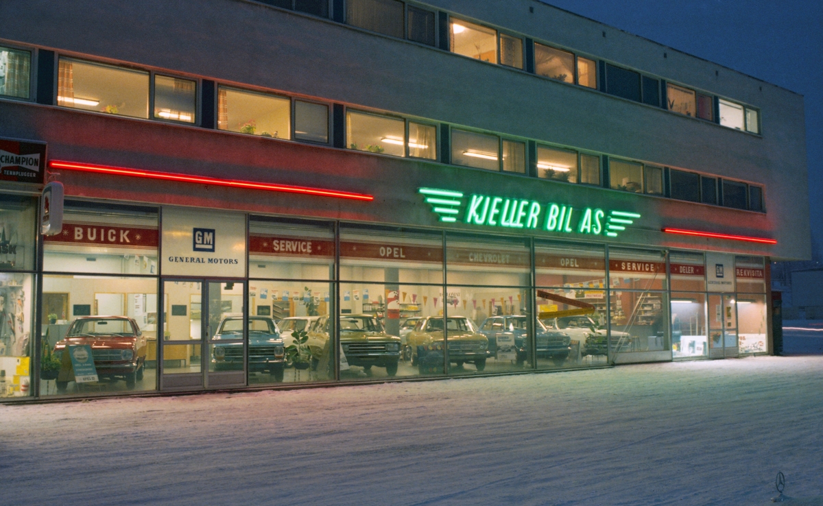 Fasade av bilforretning, Kjeller Bil AS