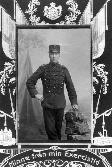 Otto Larsson, Svanvik. Gjorde sin militärtjänstgöring åren 1911 - 1913.
