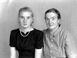 Anna og Karen Skar. Fra Nordmøre museums fotosamlinger, Halå