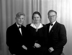 Leif Haugen, Olga Haugen og John Haugen. Fra Nordmøre museum