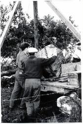 Steinarbeid under bygging av "kvinnekaia" på Lekangsund 1957