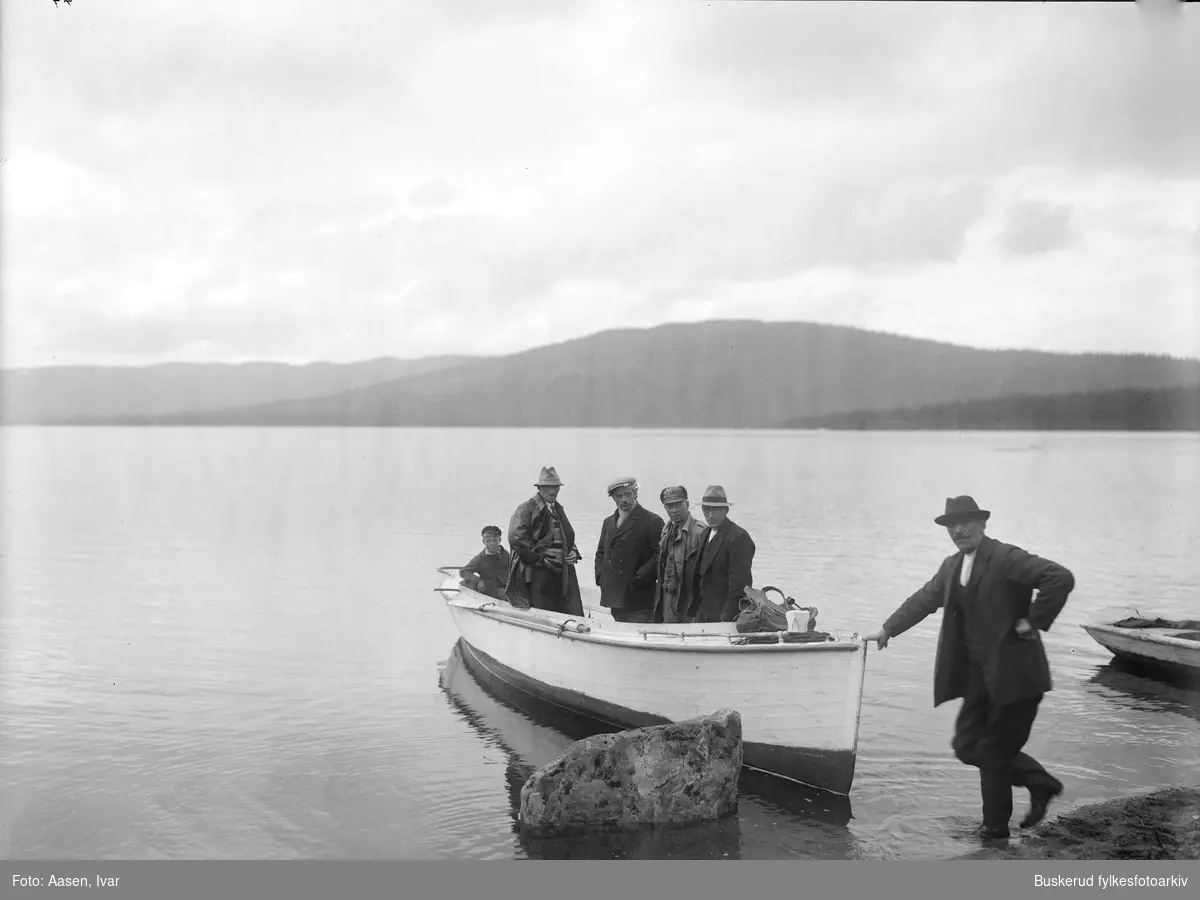 Fra Torkelsbu i Pålsbufjorden i flom.
Torkelsbustryken 1926.
Befaring på Pålsbufjorden