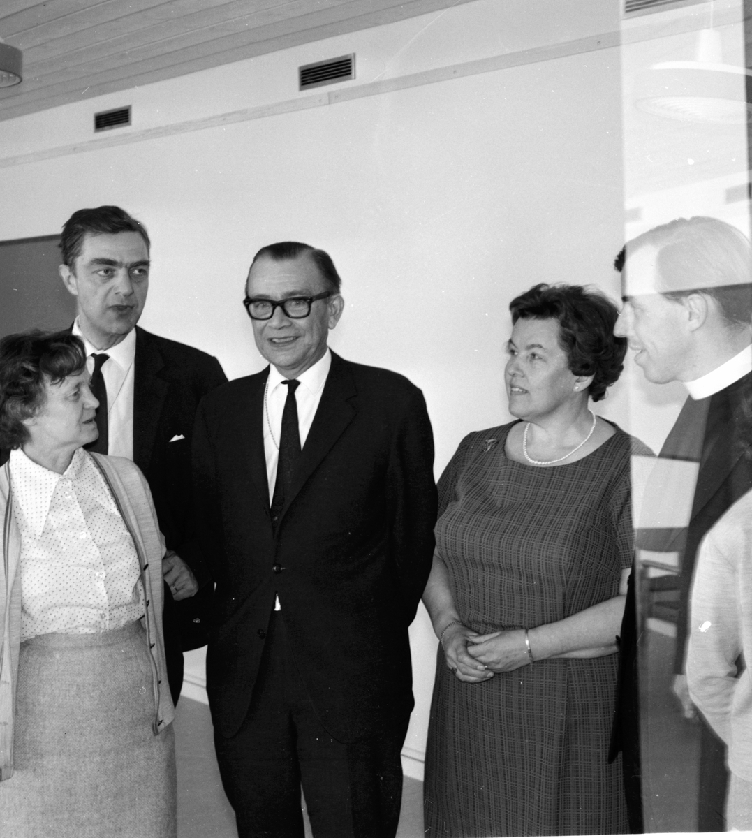 Stiftsgården, Ärkestiftets PR-man vid stiftsgården,
Stiftsrådet ärkebiskopen,
April 1969