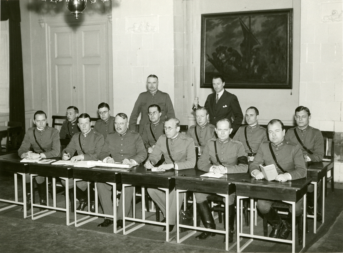 Grupporträtt av officerare på militärläkarkursen 1935.