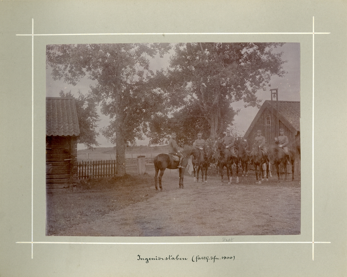 Officerare från Ingenjörsstaben till häst, fälttjänstövning 1900.