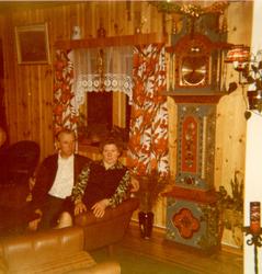 Frå v. Ottar Jorde  og Birgit Trillhus Jorde i stugu på Jord