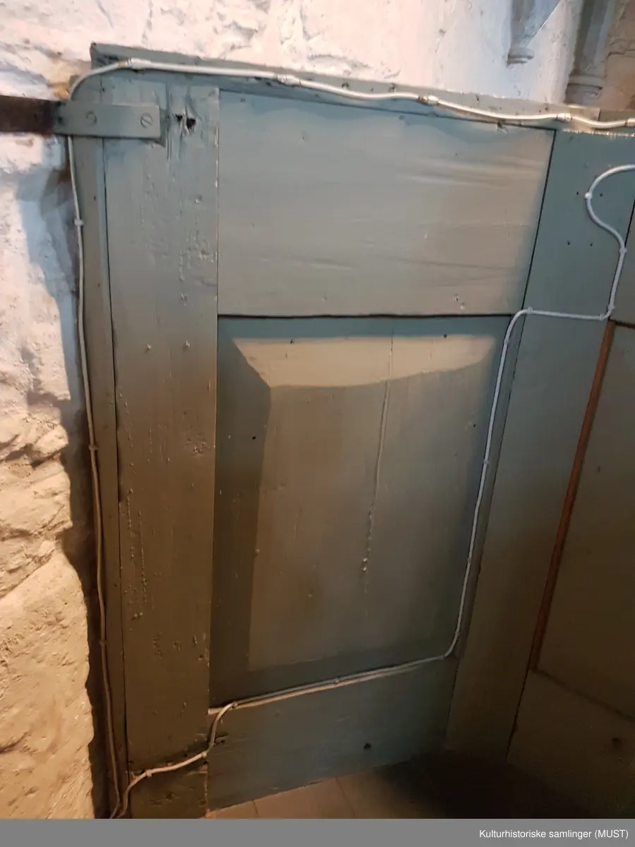 Bemalte felt med billedlige fremstillinger av disiplene (fra venstre) Matheus, Marcus, Lucas og Johannes.