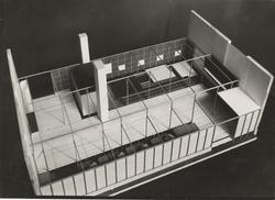 Utstillingsstand med egne og andres arbeider [Fotografi]