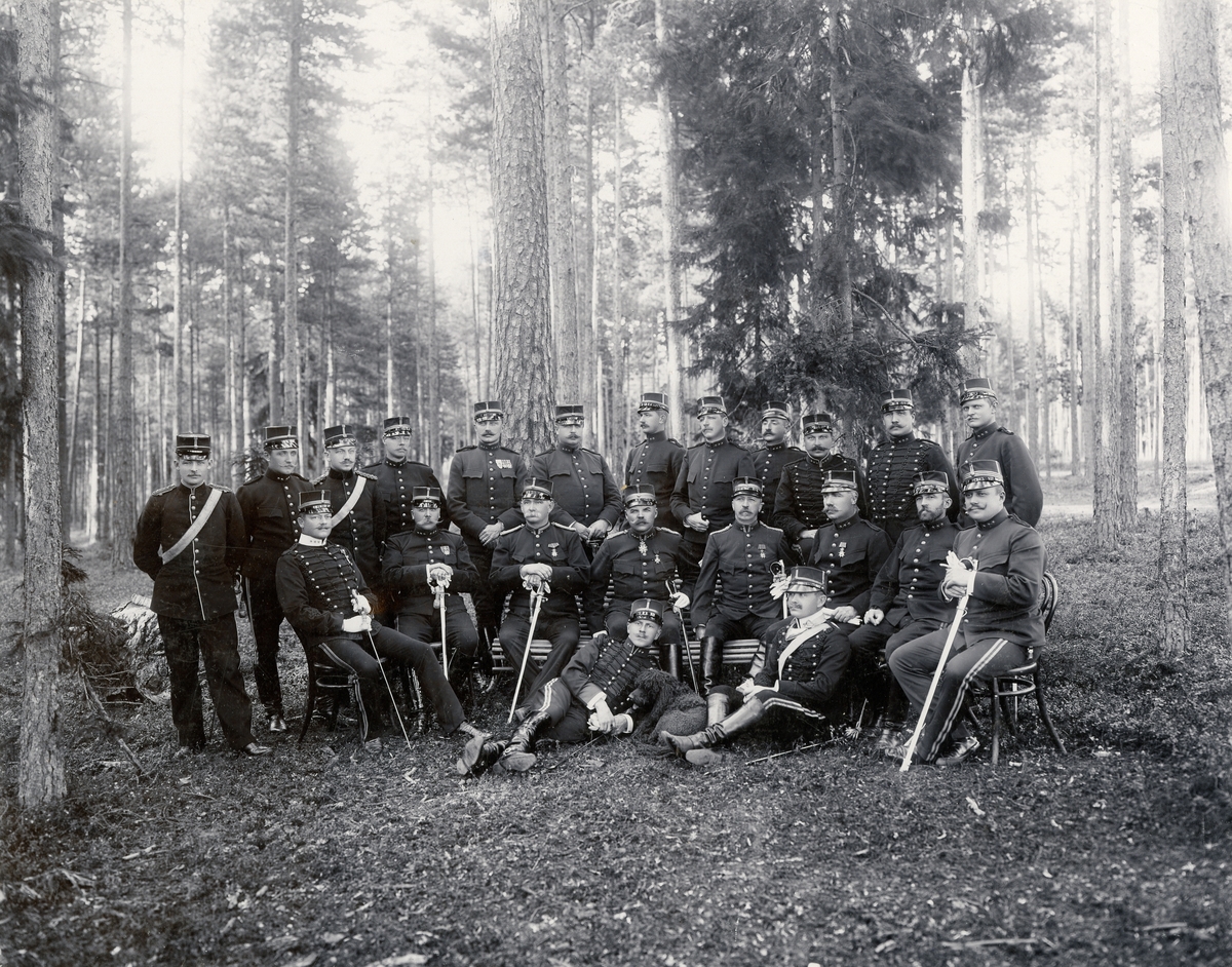 Grupporträtt av officerare vid Svea artilleriregemente A 1 på Marma skjutfält.