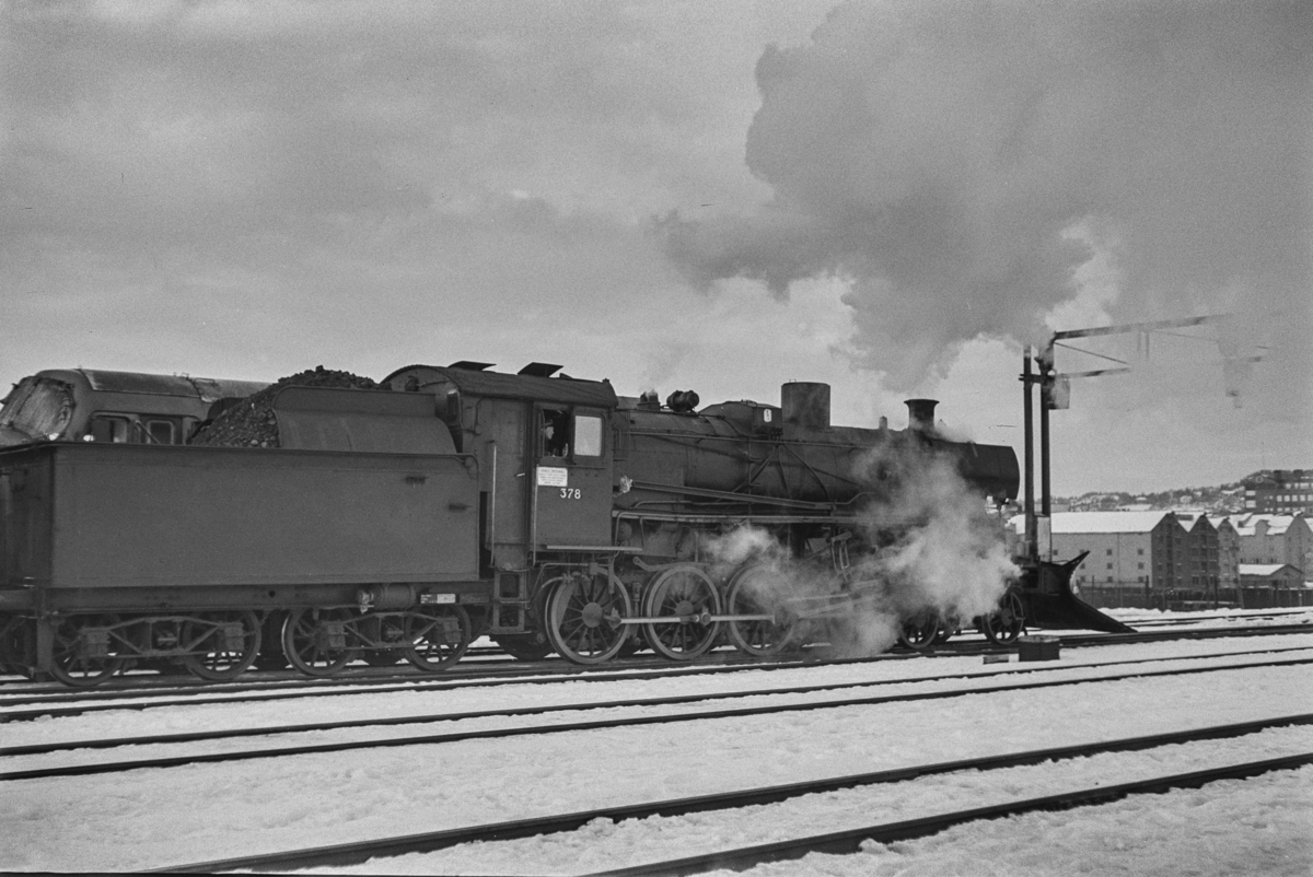 Damplokomotiv type 26c nr. 378 på Trondheim stasjon.