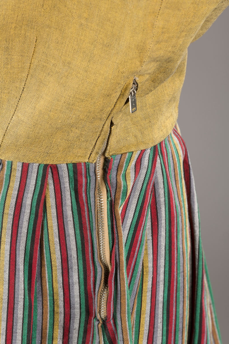 Striper i renningen i skjørtet