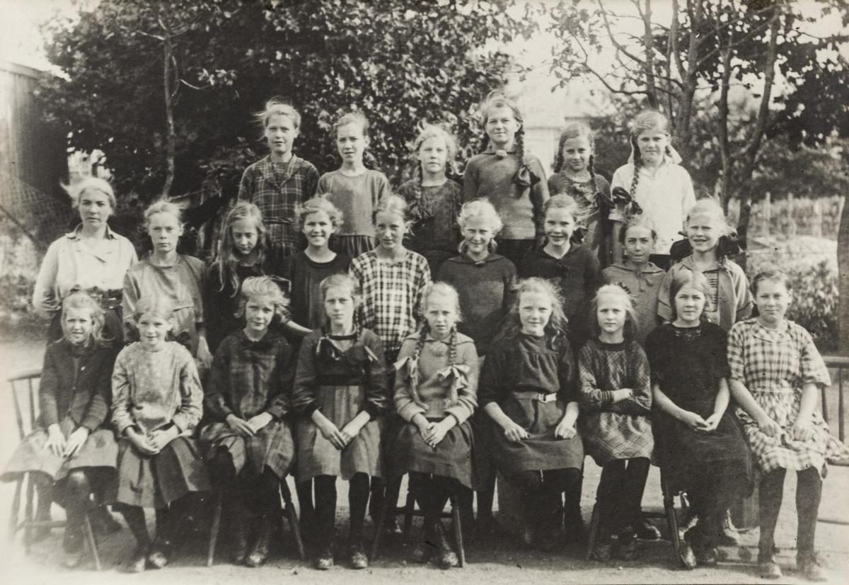 Klassebilde 1923. 7. klasse piker