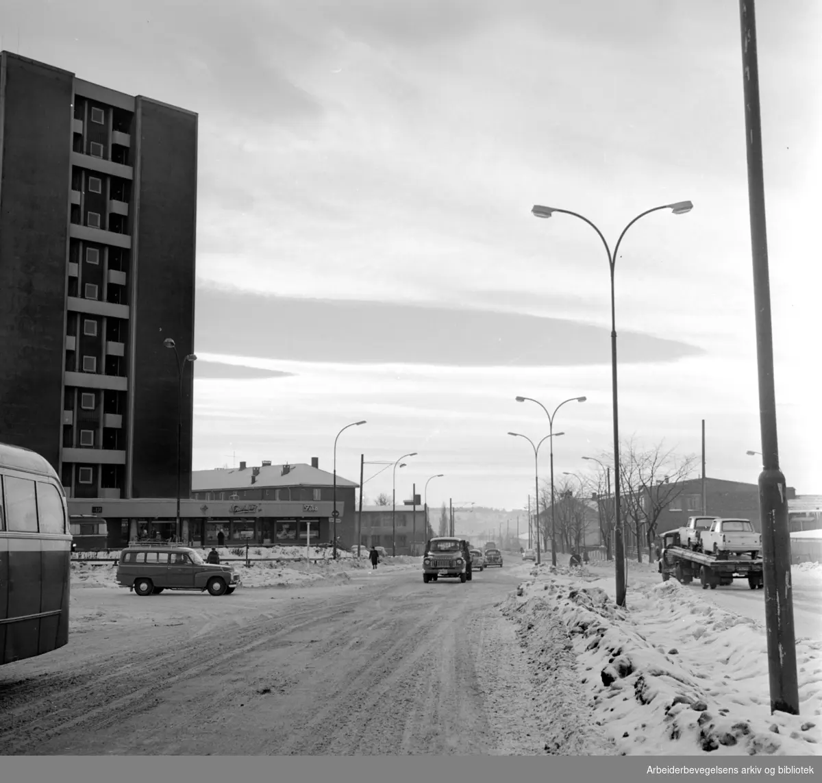 Strømsveien ved Østre gravlund. Januar 1962