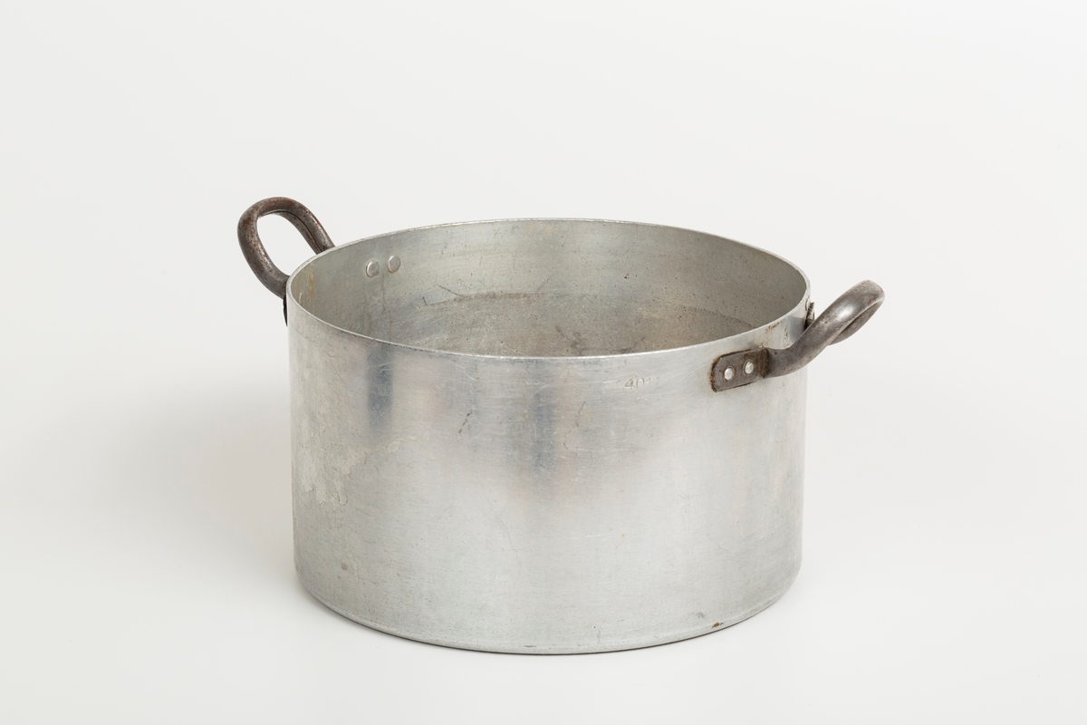 Kjele med to håntak.