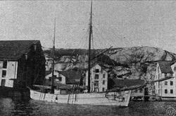 En galeas,  fraktebåt, til kai i Kristiansund. Innlandet? Ca