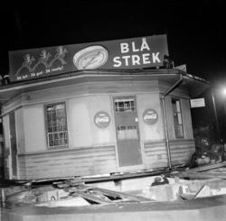 Sinsen.Kiosken i Sinsenkrysset.Oktober 1955