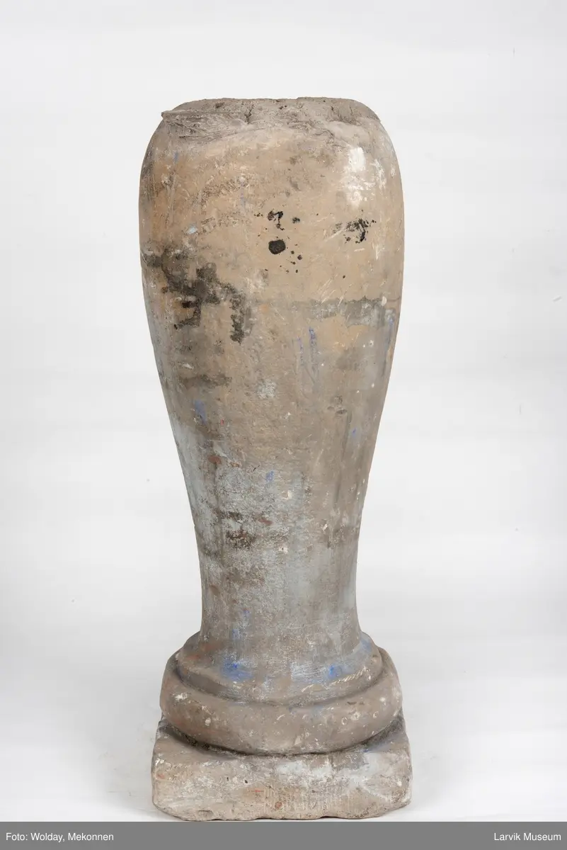 Har rester av dekor.