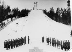 Premieutdeling i hoppbakken i Simpele under "Finnekampen".