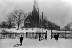 Vålerenga. Vinterstemning ved Vålerenga kirke i 1920 åra.