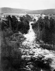 Repro: Mesnaelva i flom, nedre del.