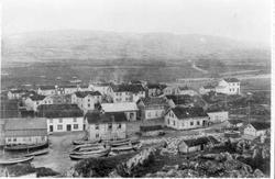 Bebyggelse, båtoppsett, gangspill.