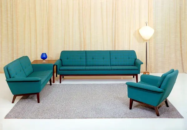 Salong. Sofagruppe med sofa og lenestol.