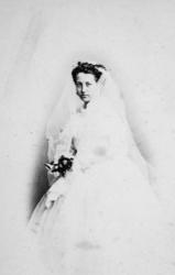 Portrett, kvinne, Kristiansund ca 1880.  Brud,myrtekrans. Fo