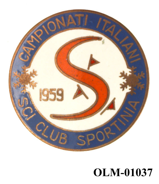 Inneholder 101 merker, pins og  medaljer.
Guttorm Berge tok tilbake samlingen 21.mai 1996.-notert i aksesjonsboken.